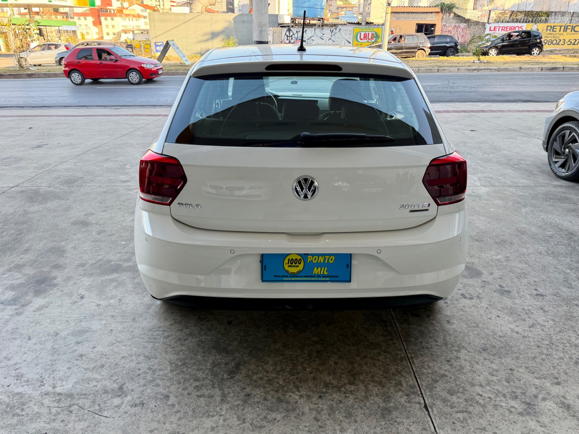 VOLKSWAGEN POLO