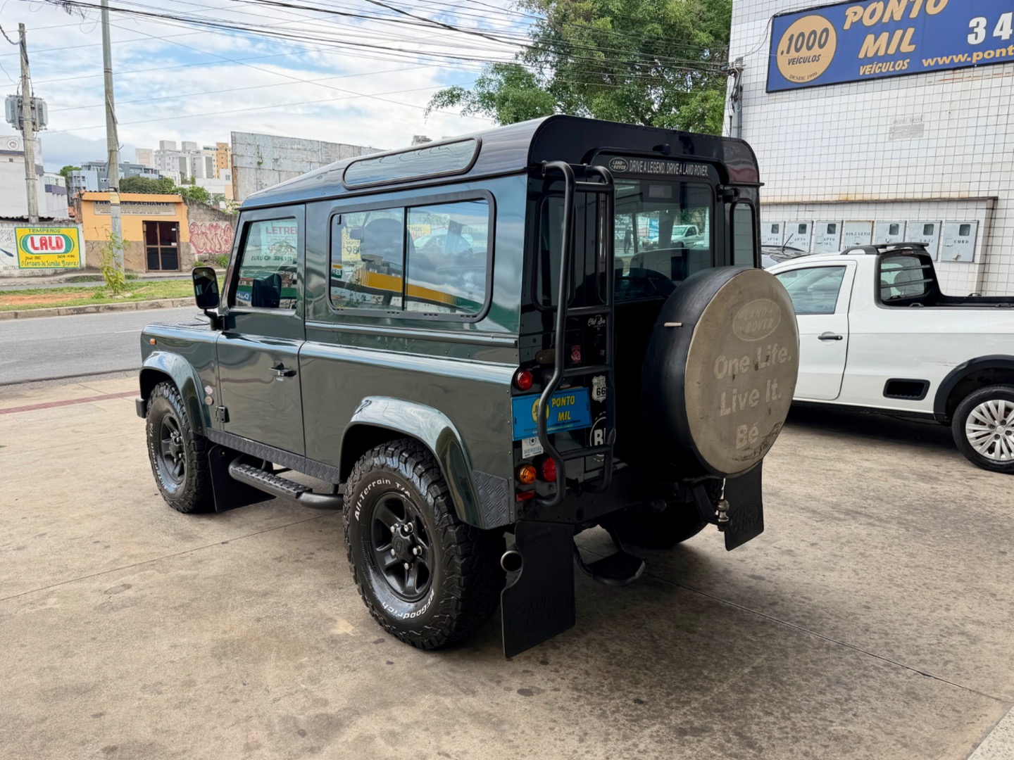 LAND ROVER DEFENDER