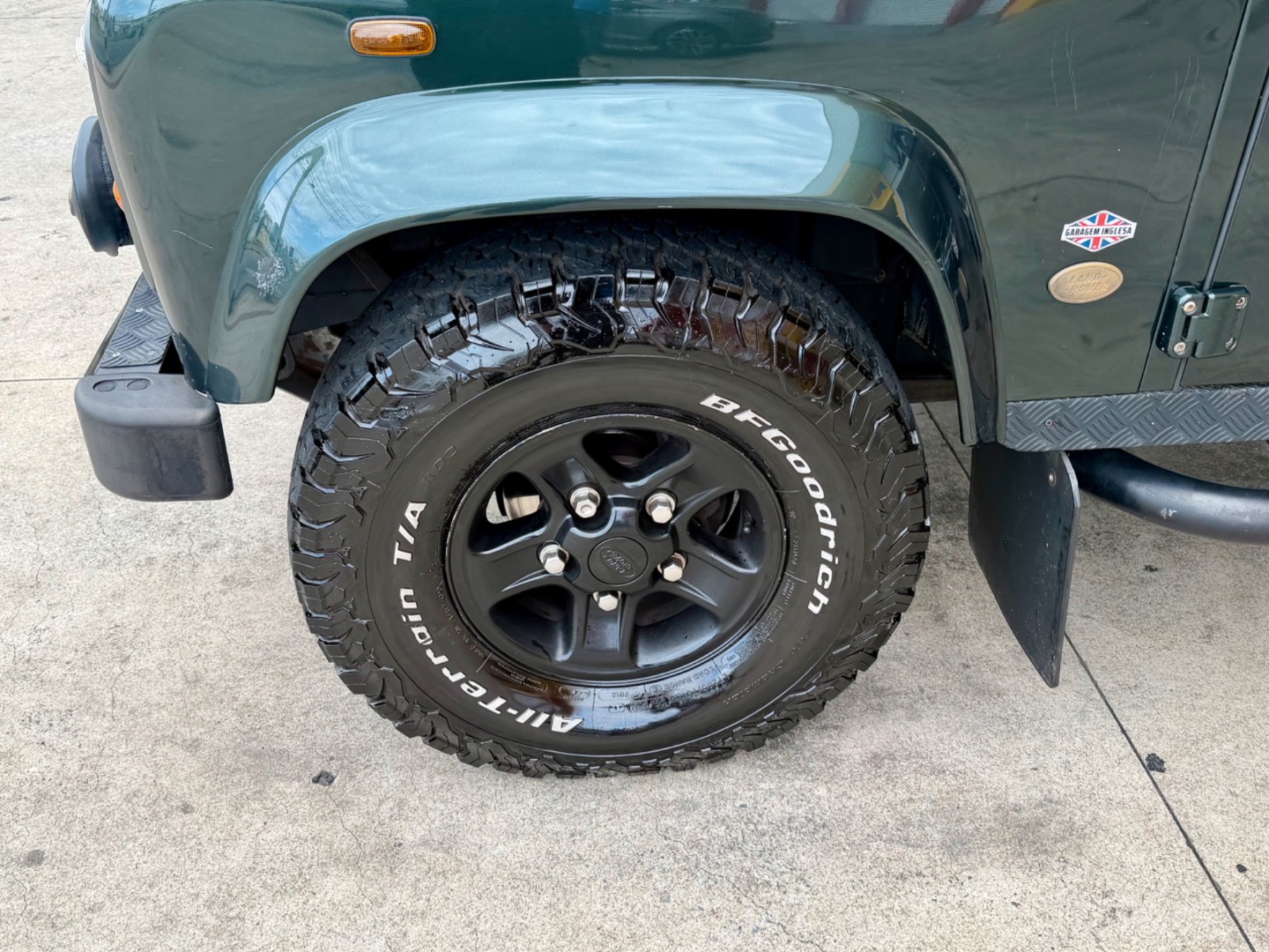 LAND ROVER DEFENDER