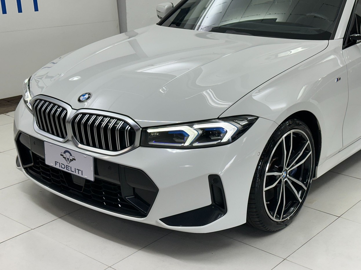 BMW 320i