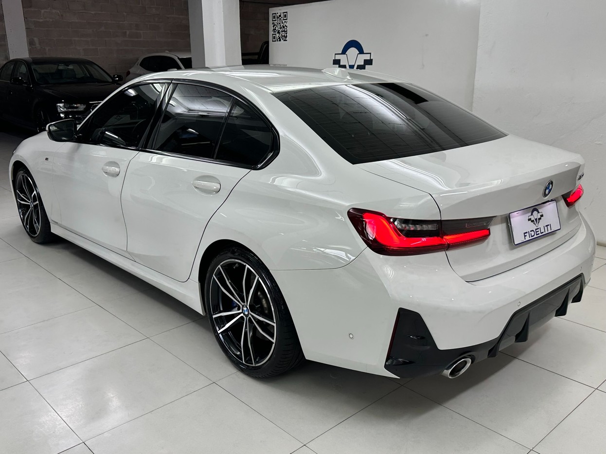BMW 320i