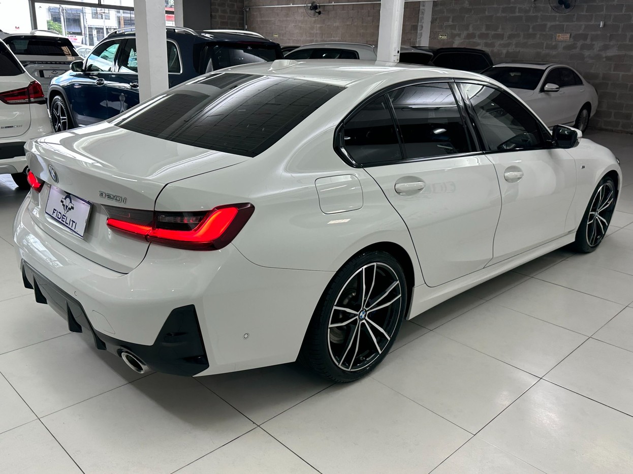 BMW 320i