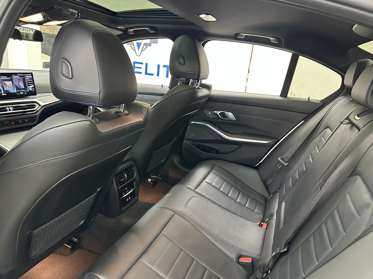 BMW 320i