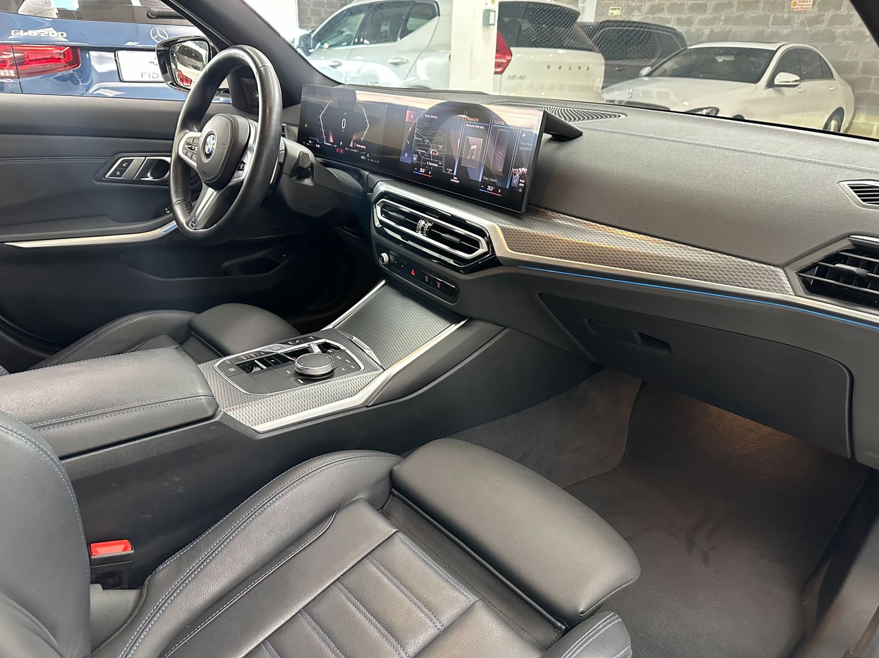 BMW 320i