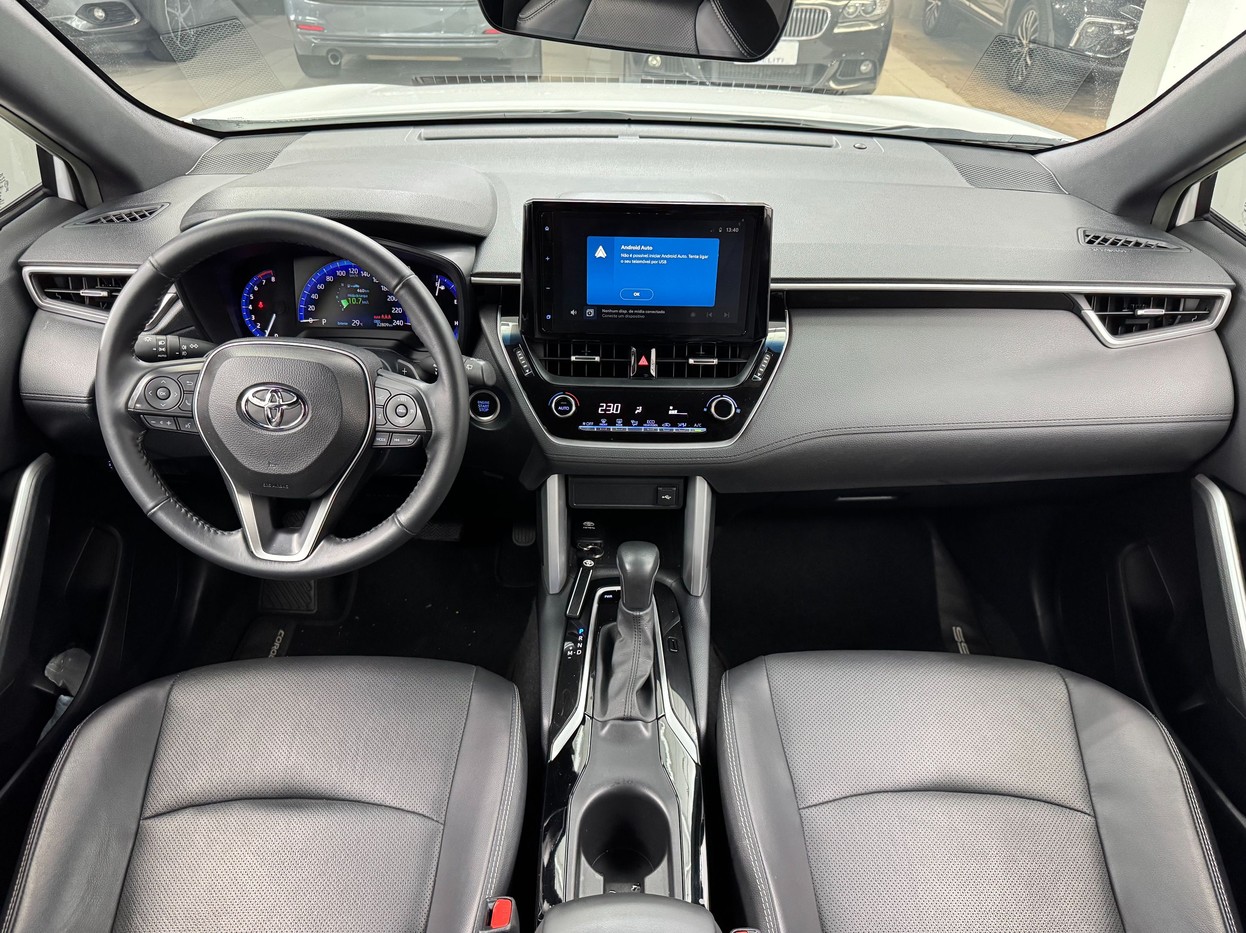 TOYOTA COROLLA CROSS