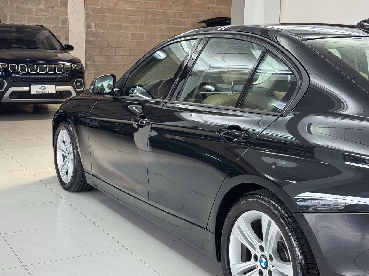 BMW 320i