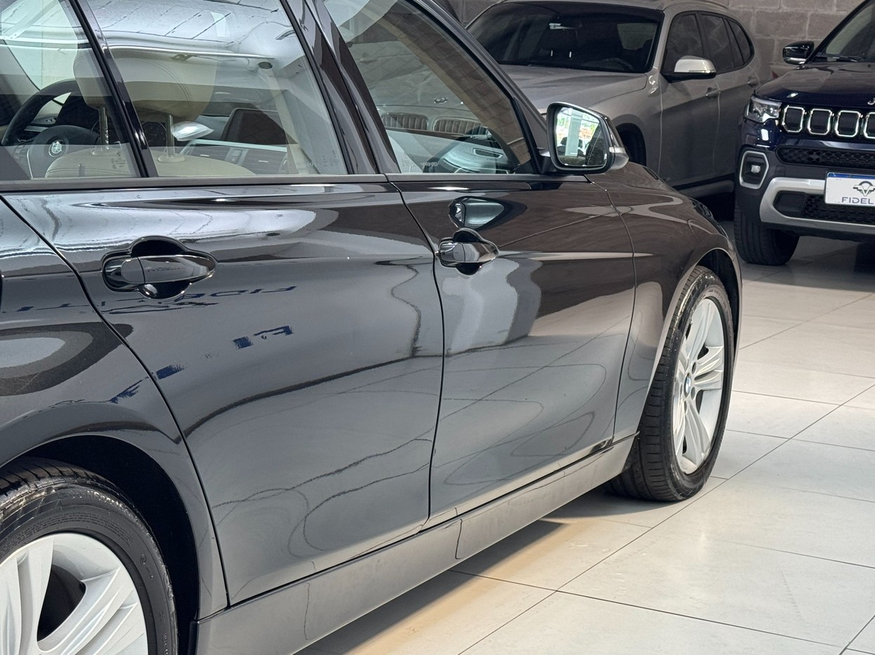 BMW 320i
