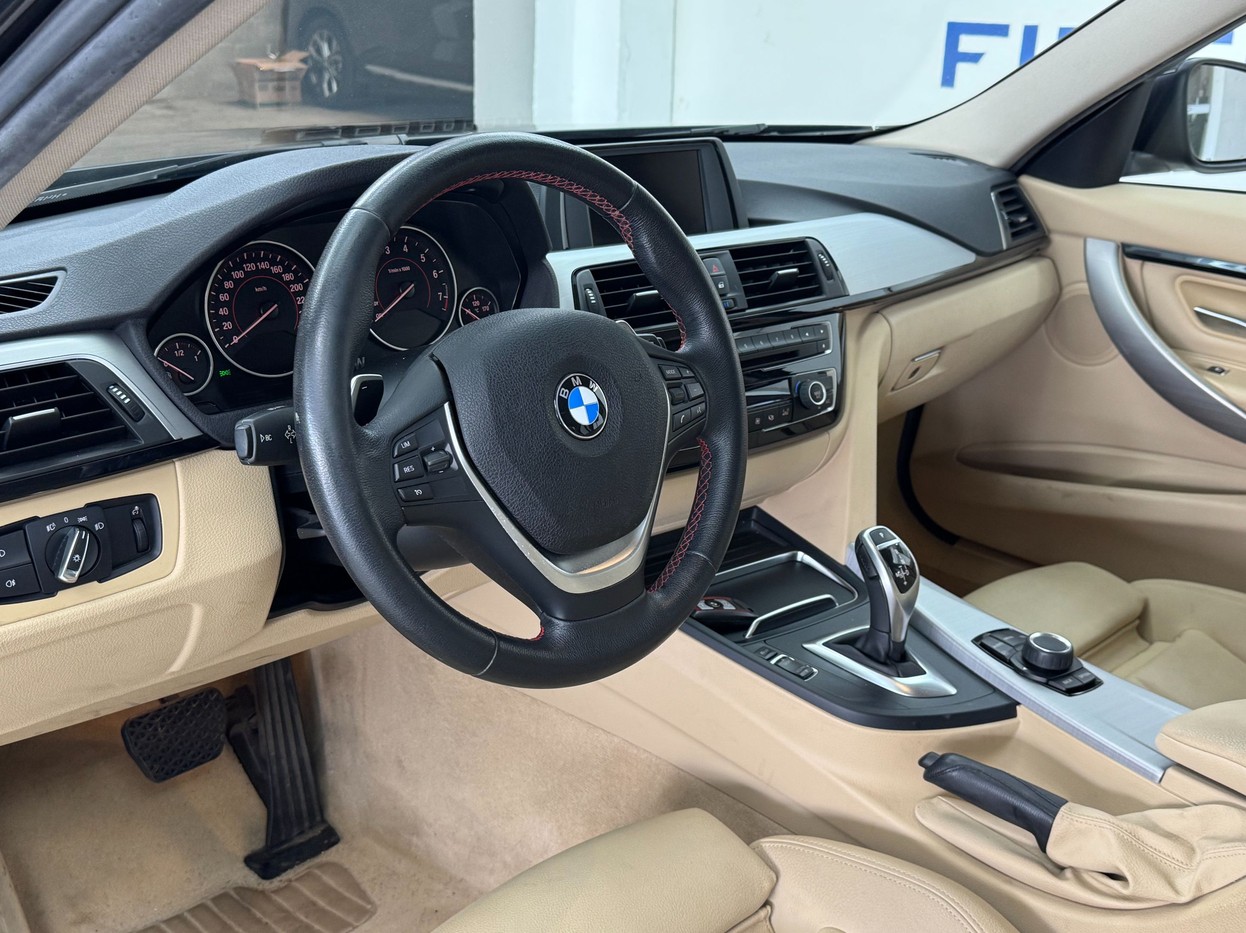 BMW 320i