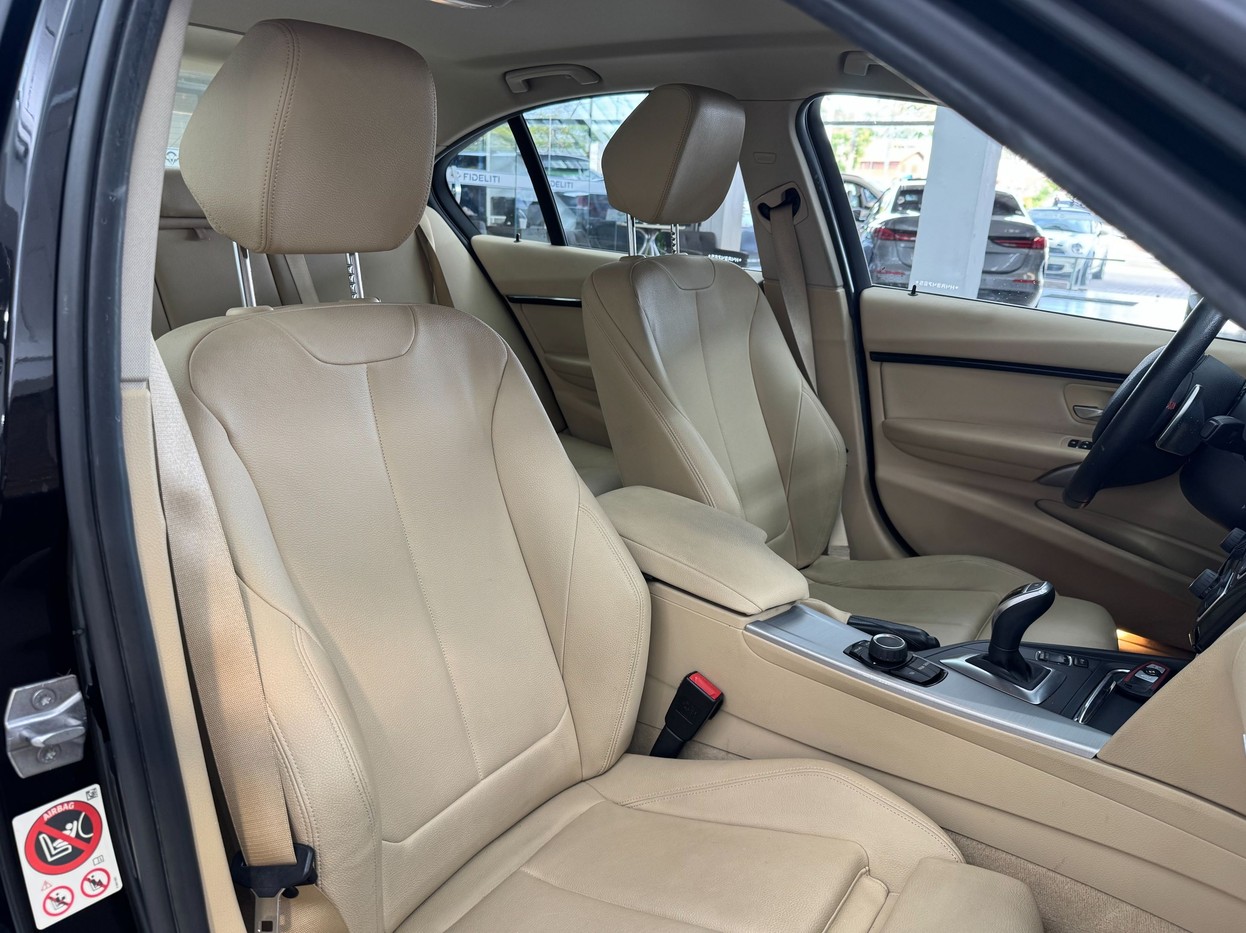 BMW 320i