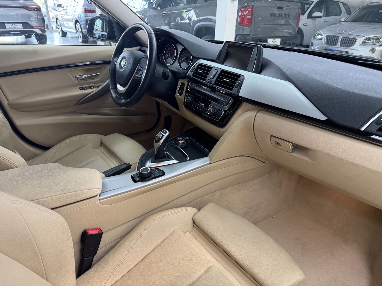 BMW 320i