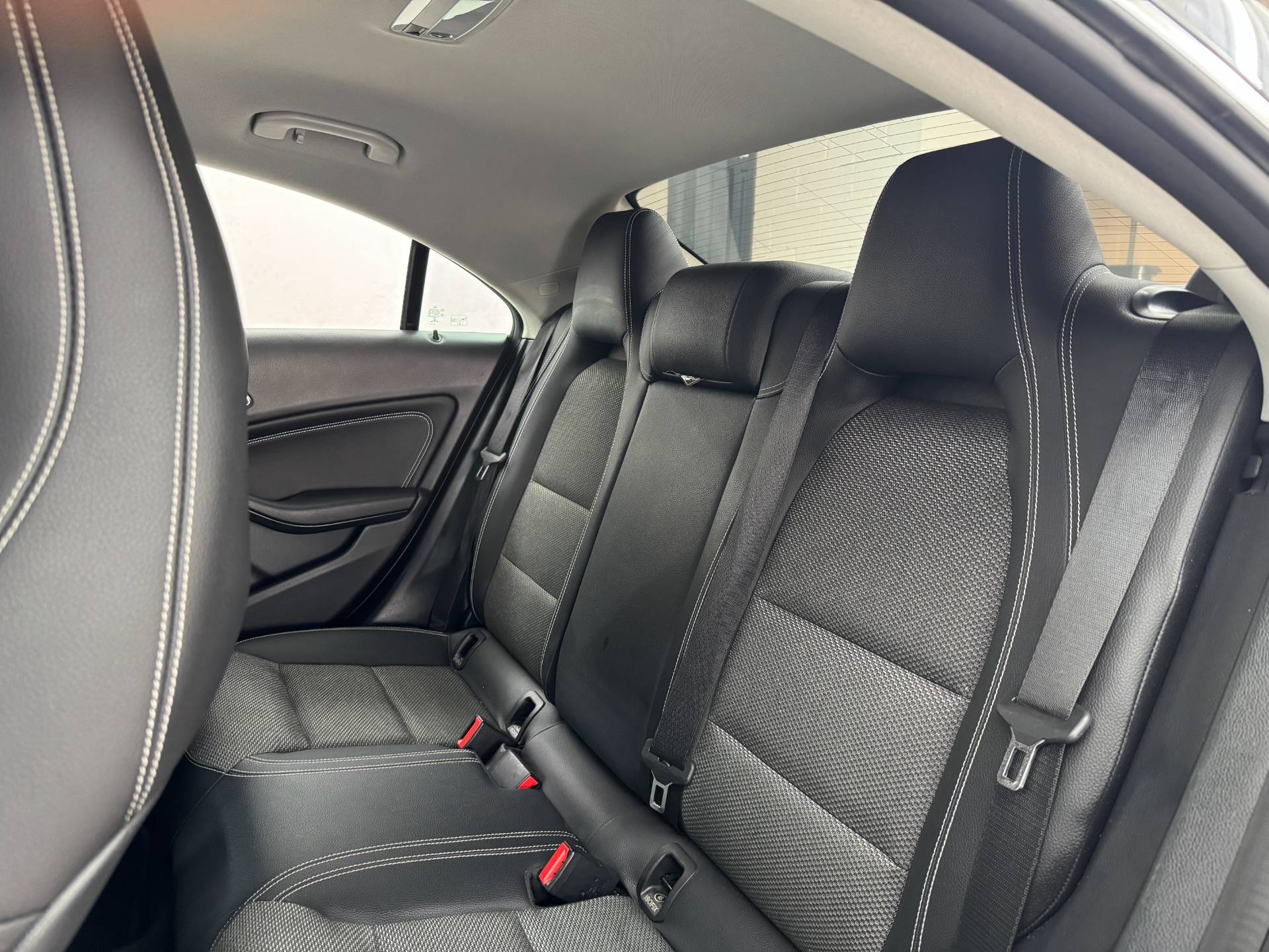 MERCEDES-BENZ CLA 180