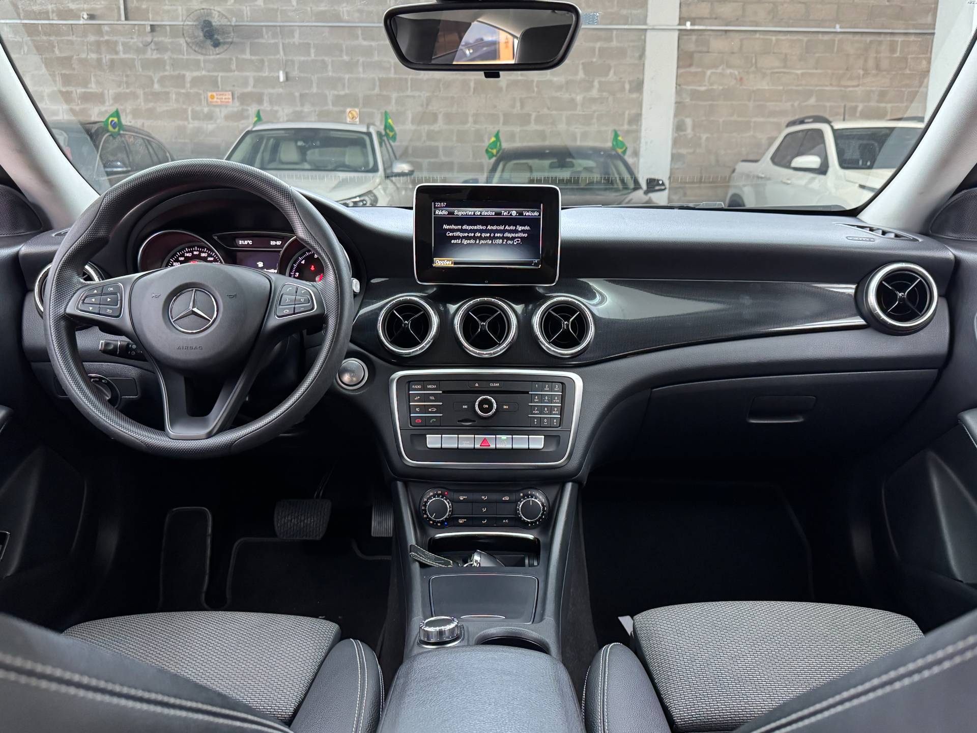 MERCEDES-BENZ CLA 180