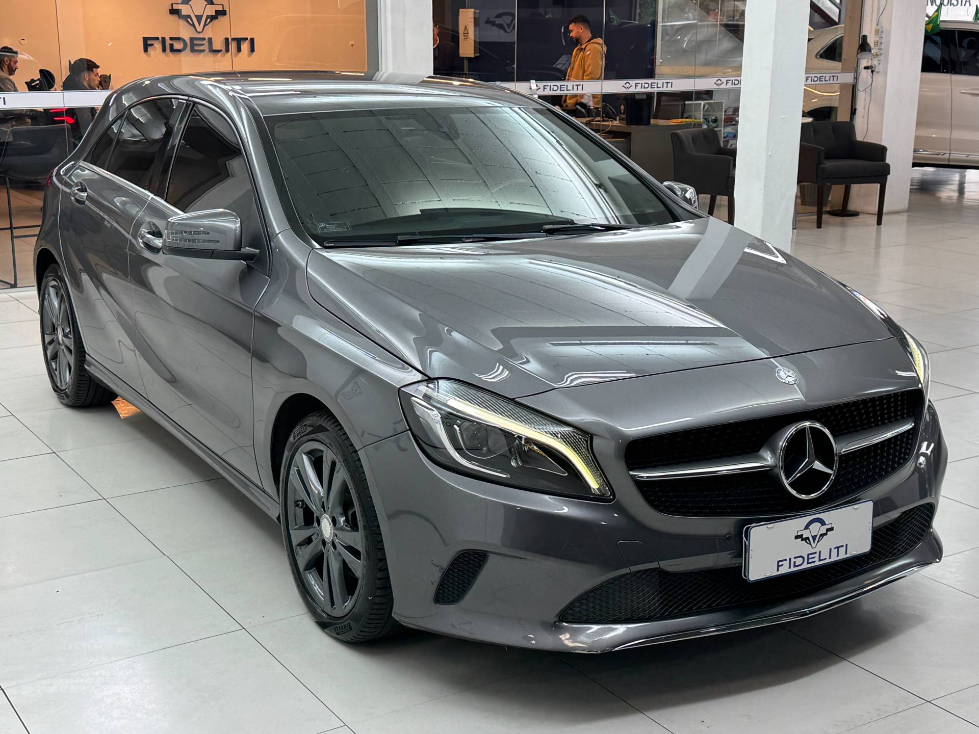 MERCEDES-BENZ A 200