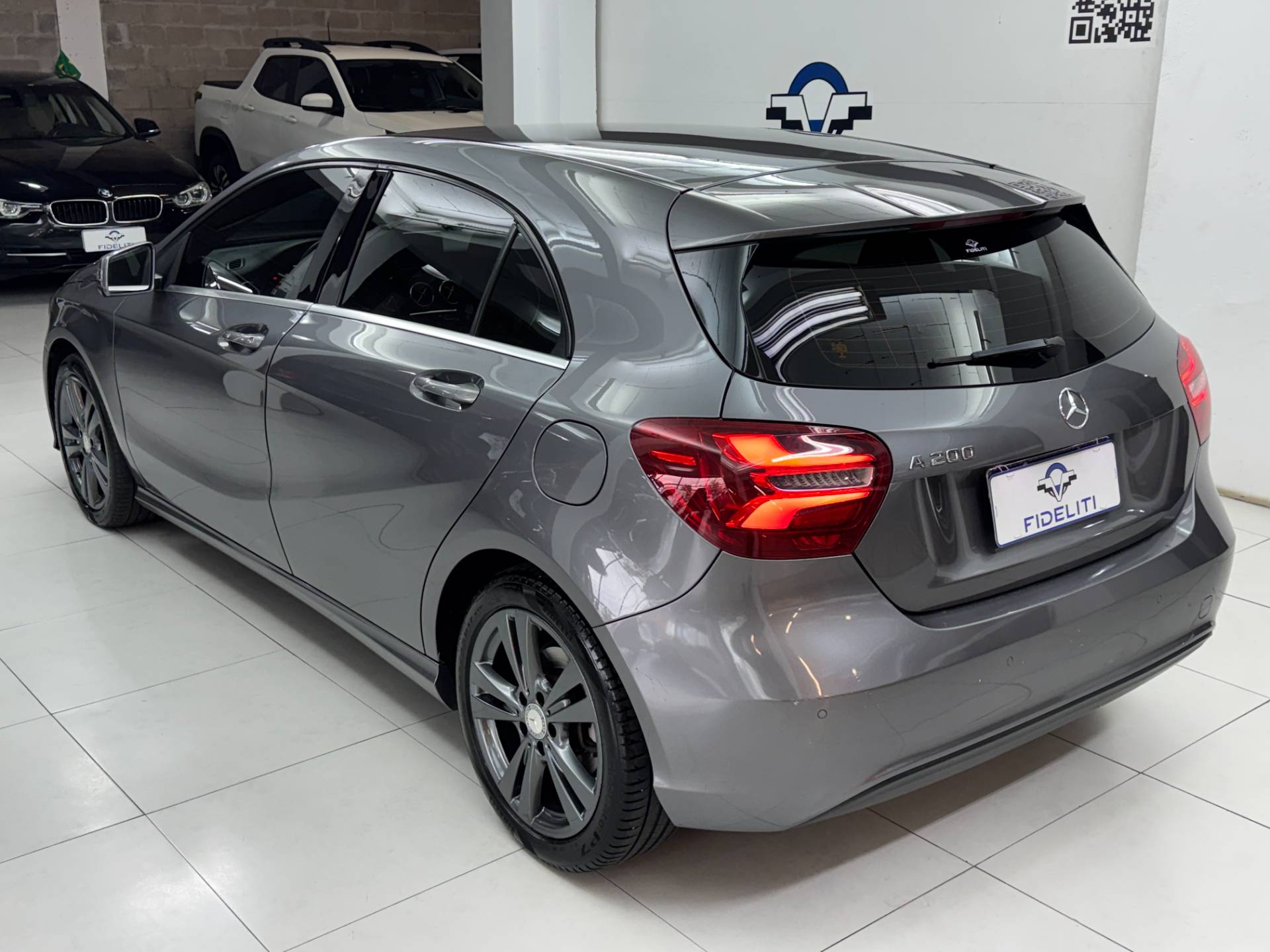 MERCEDES-BENZ A 200