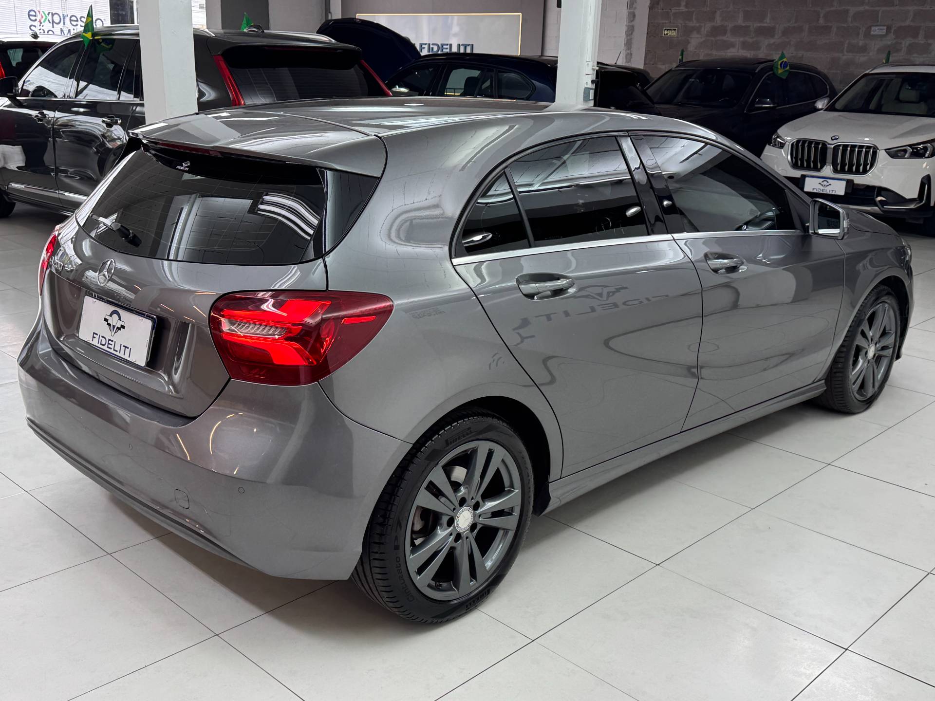 MERCEDES-BENZ A 200