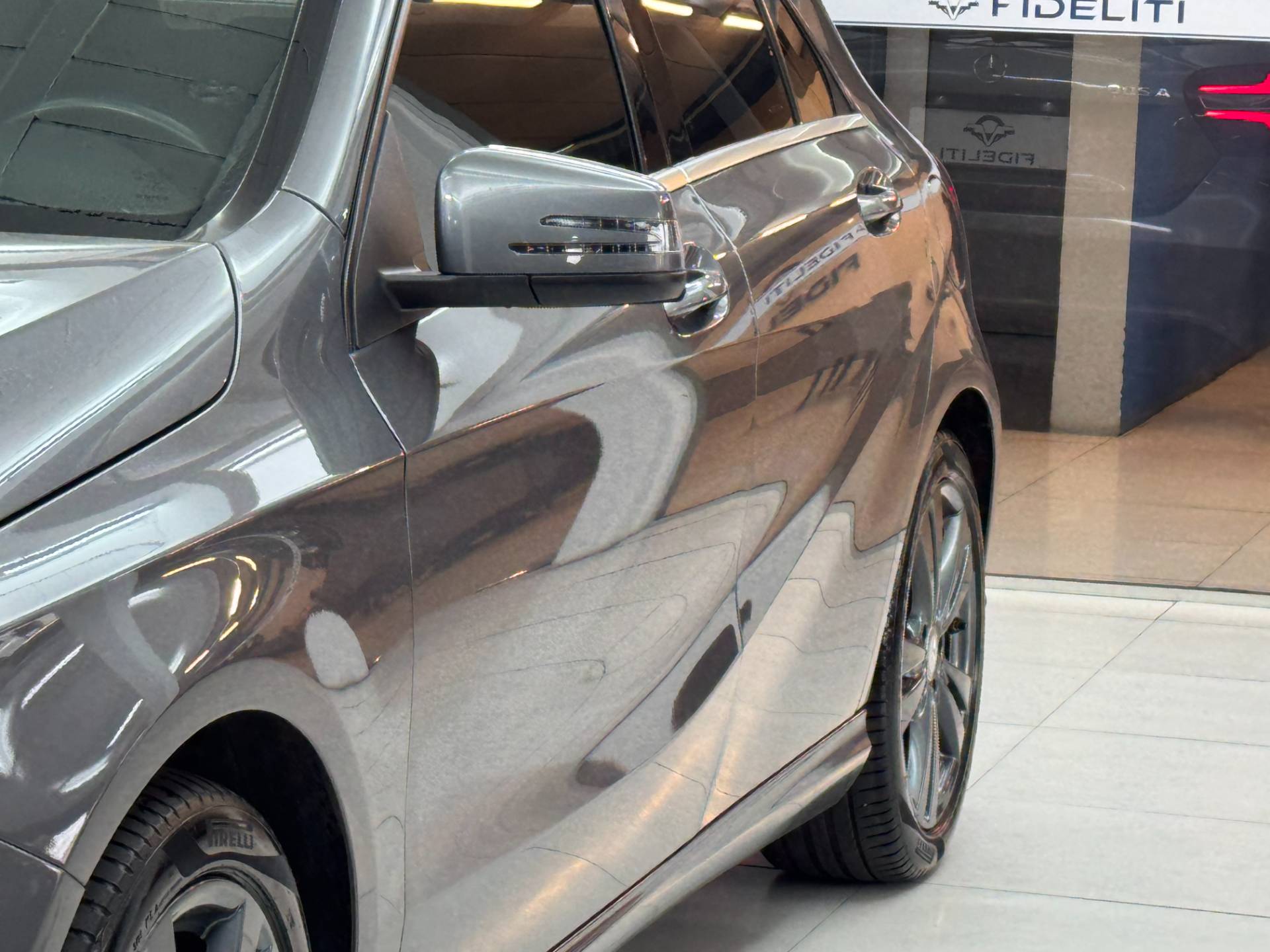 MERCEDES-BENZ A 200