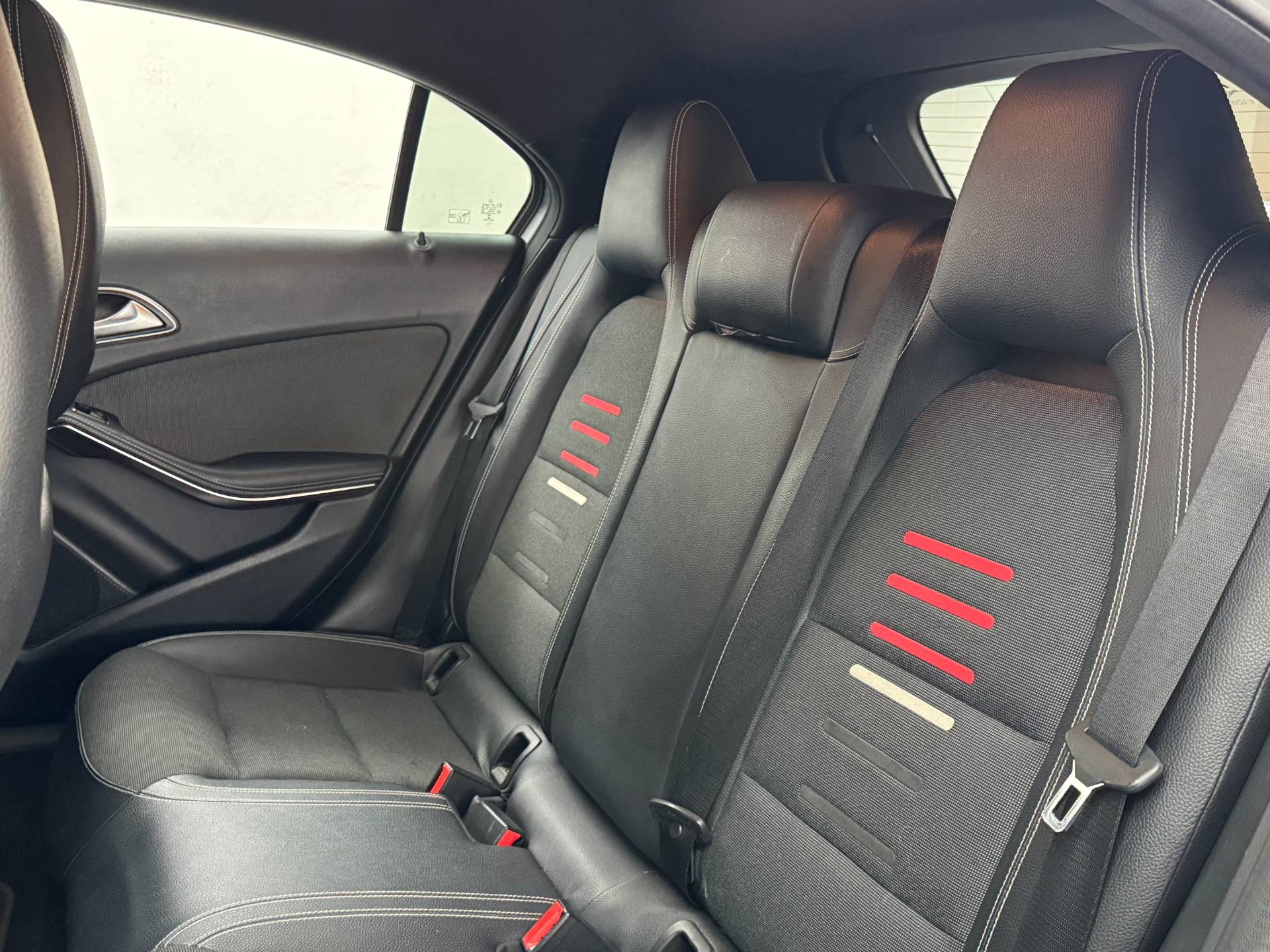 MERCEDES-BENZ A 200