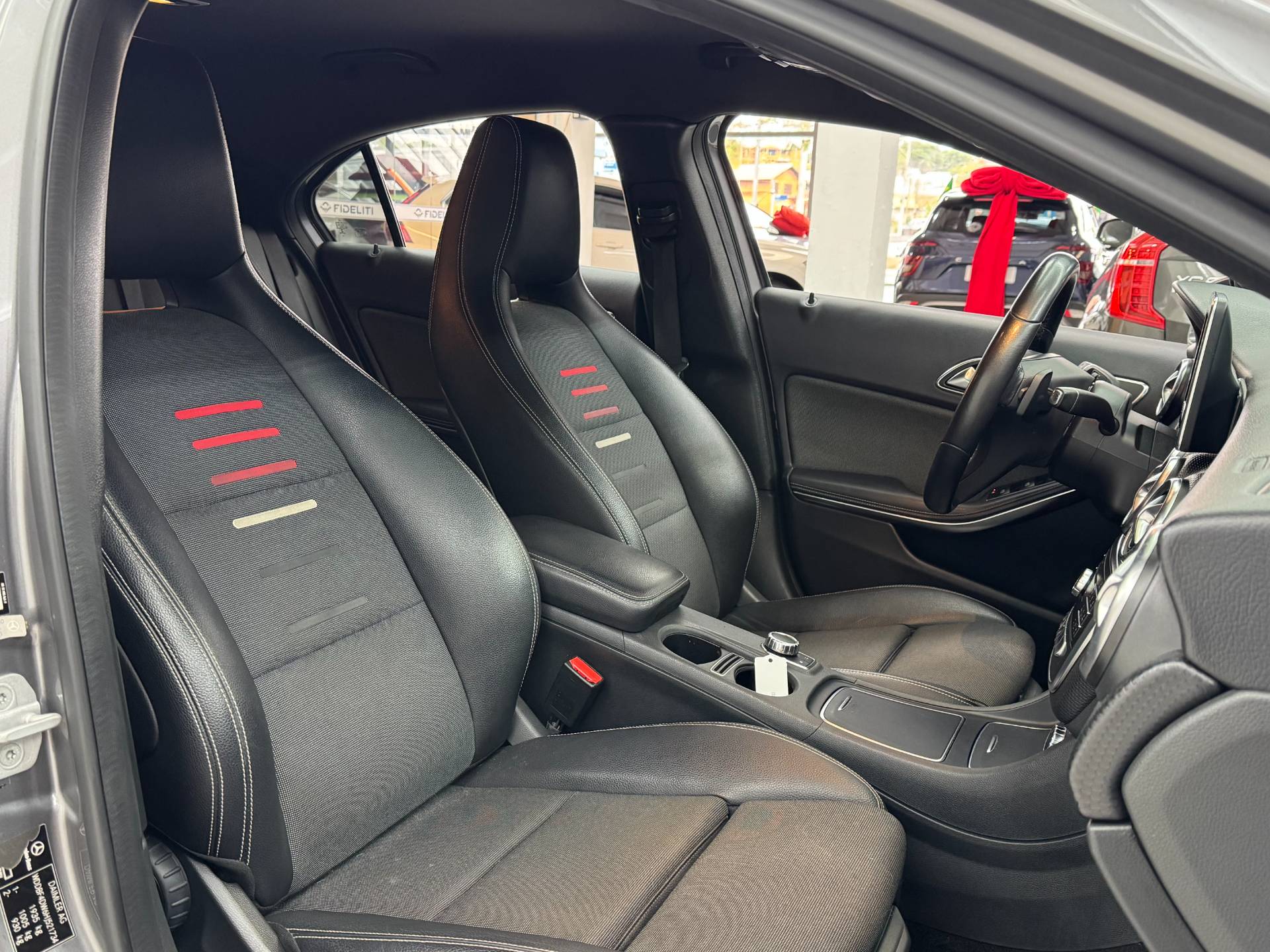 MERCEDES-BENZ A 200