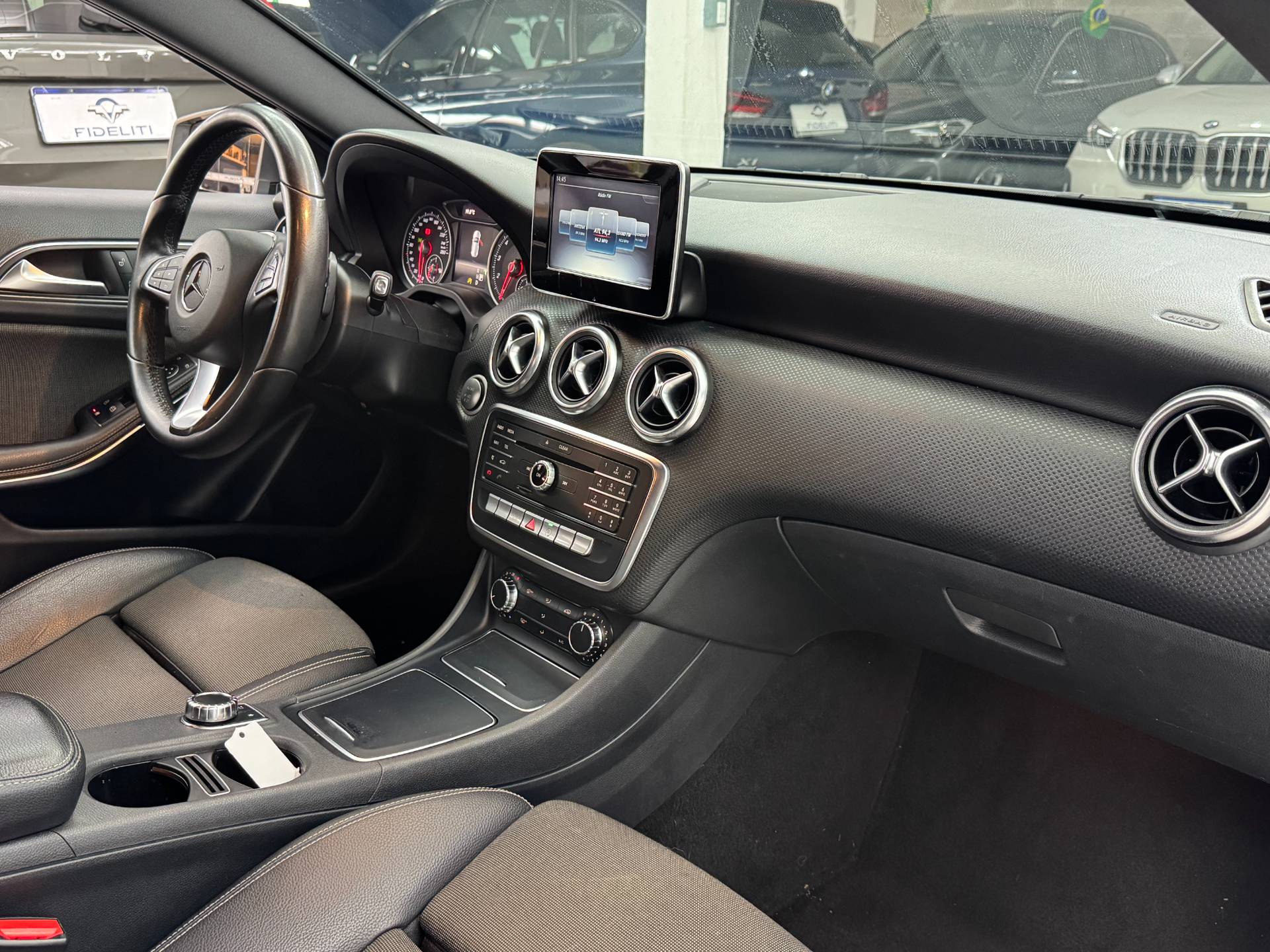 MERCEDES-BENZ A 200