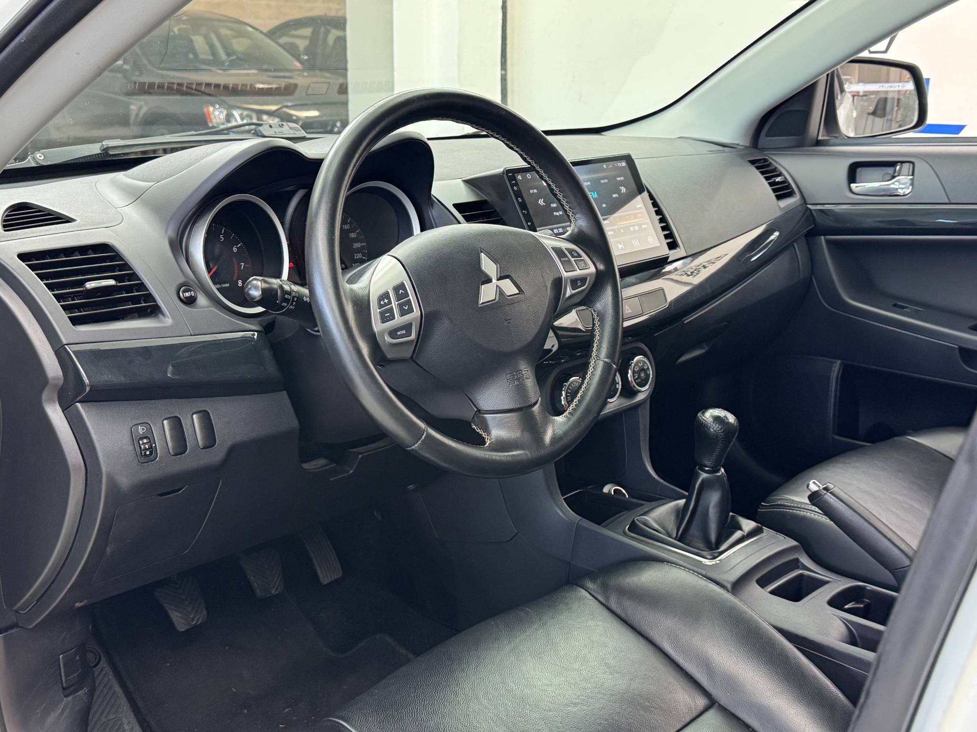 MITSUBISHI LANCER