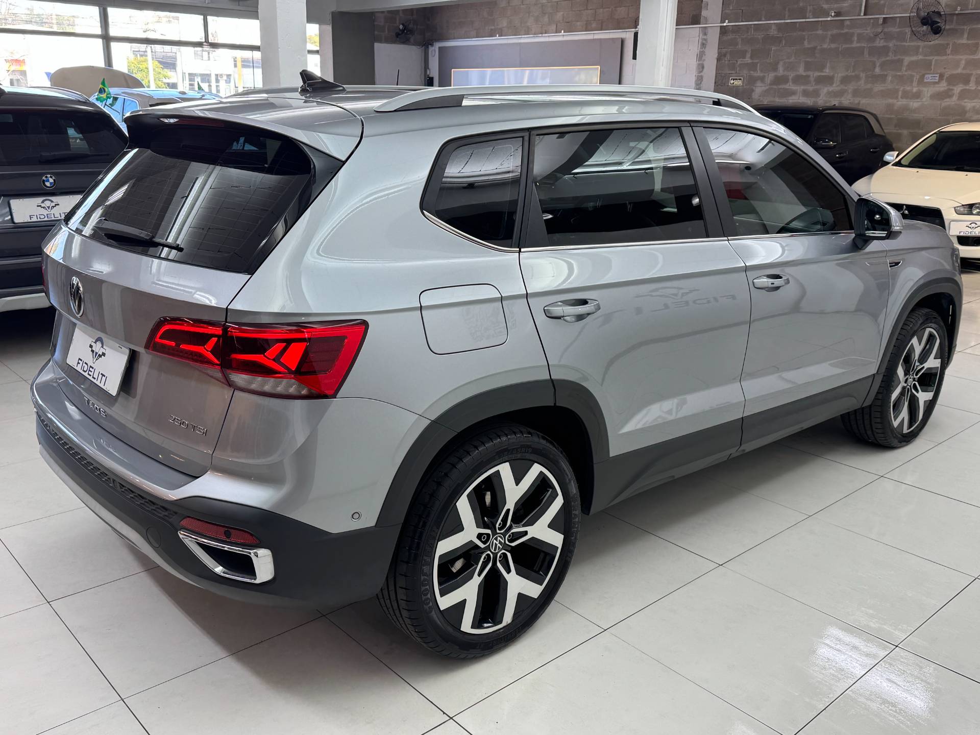 VOLKSWAGEN TAOS