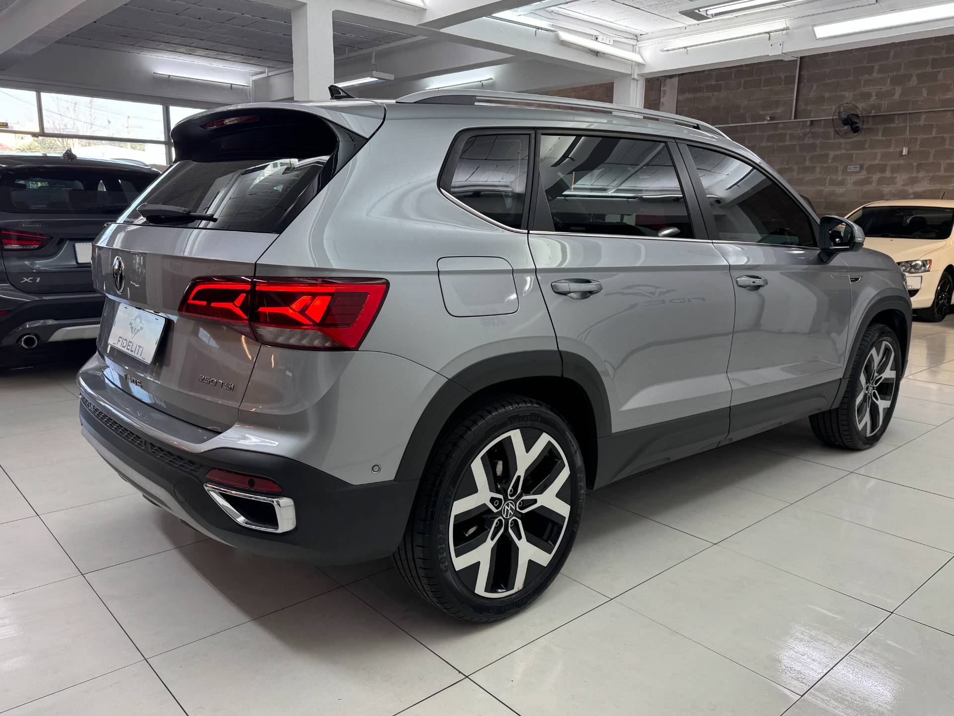 VOLKSWAGEN TAOS