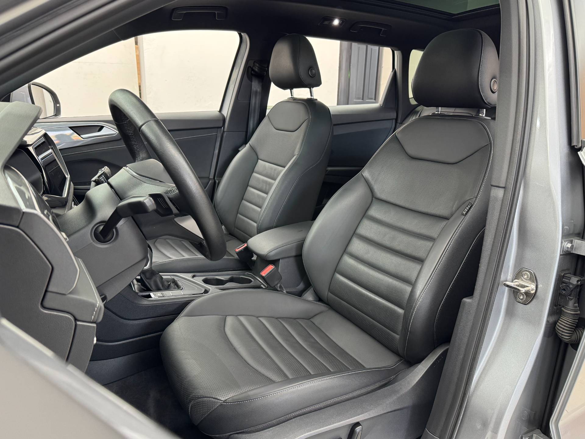 VOLKSWAGEN TAOS