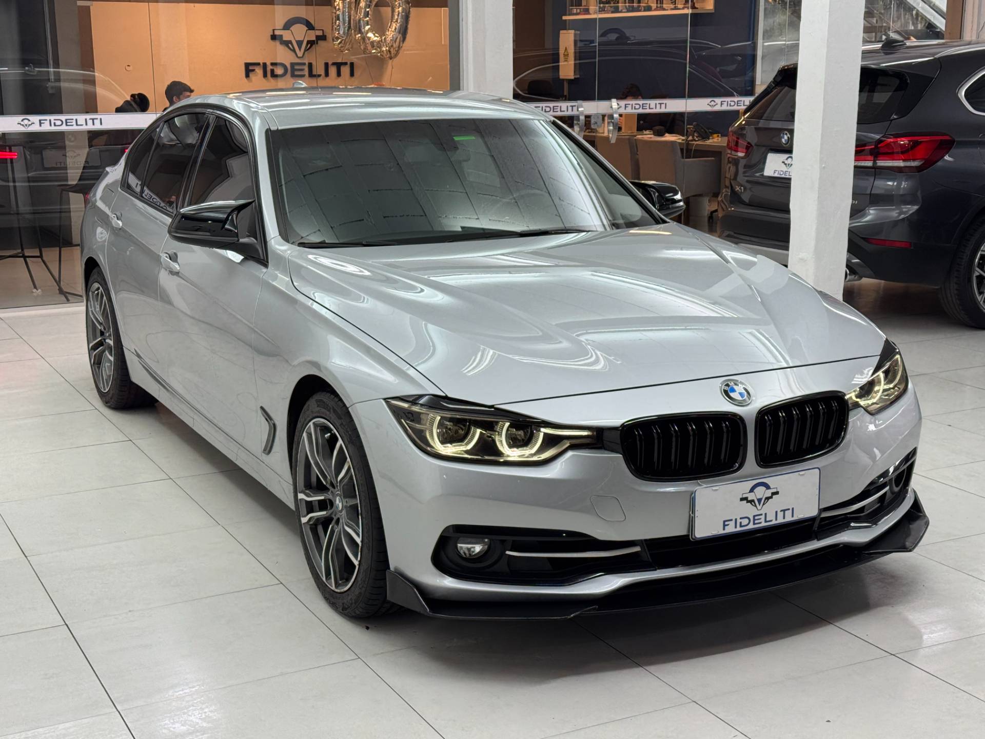 BMW 320i