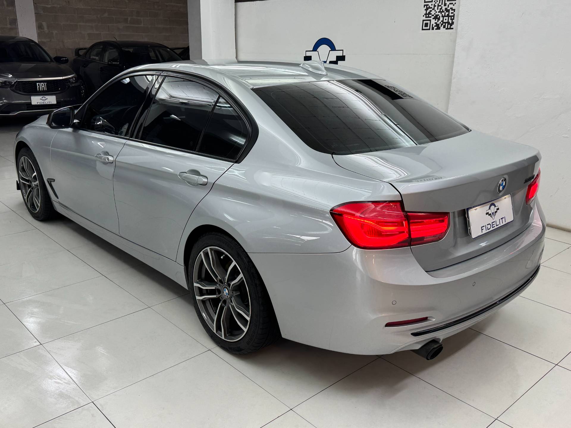 BMW 320i