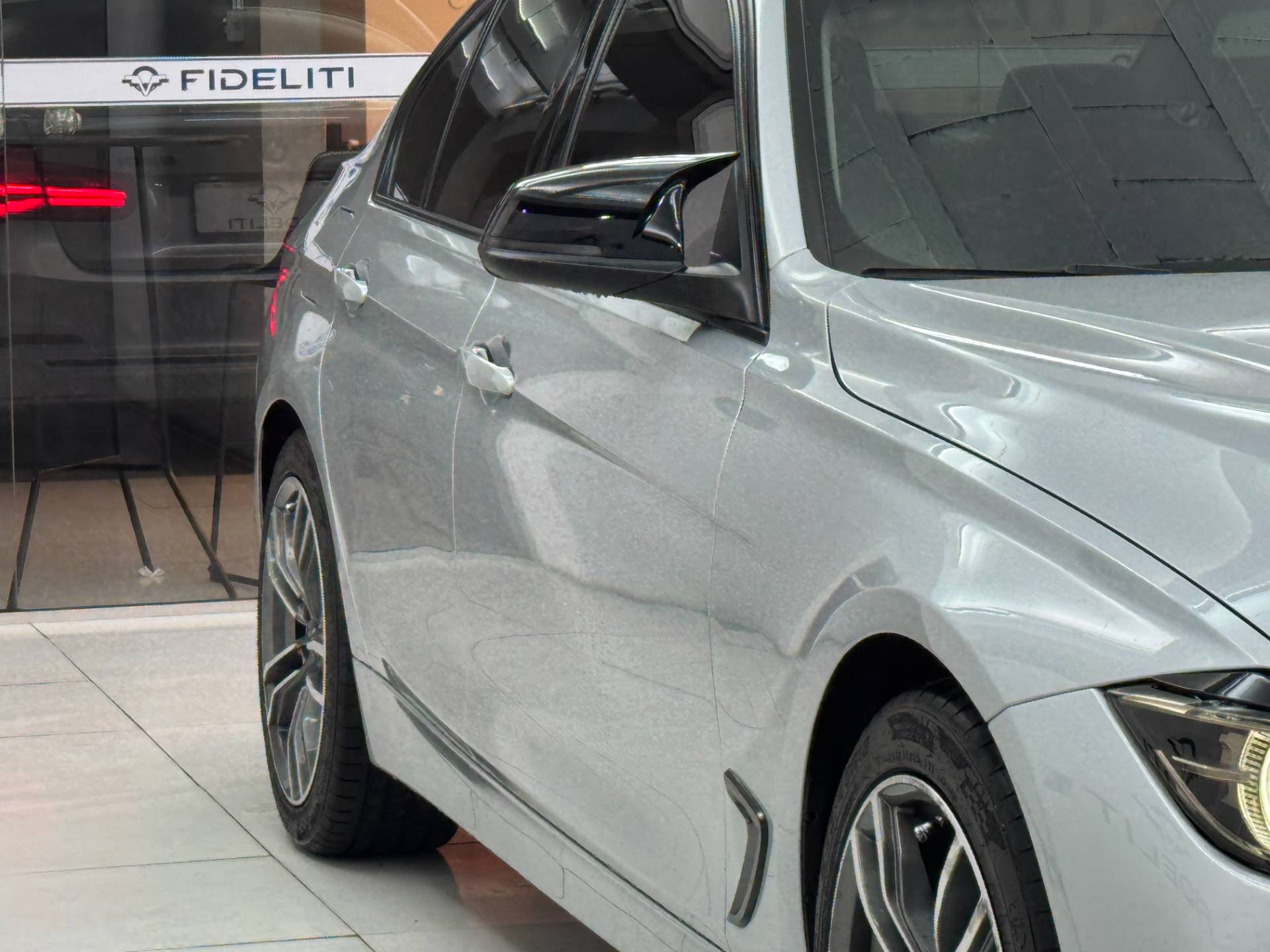 BMW 320i
