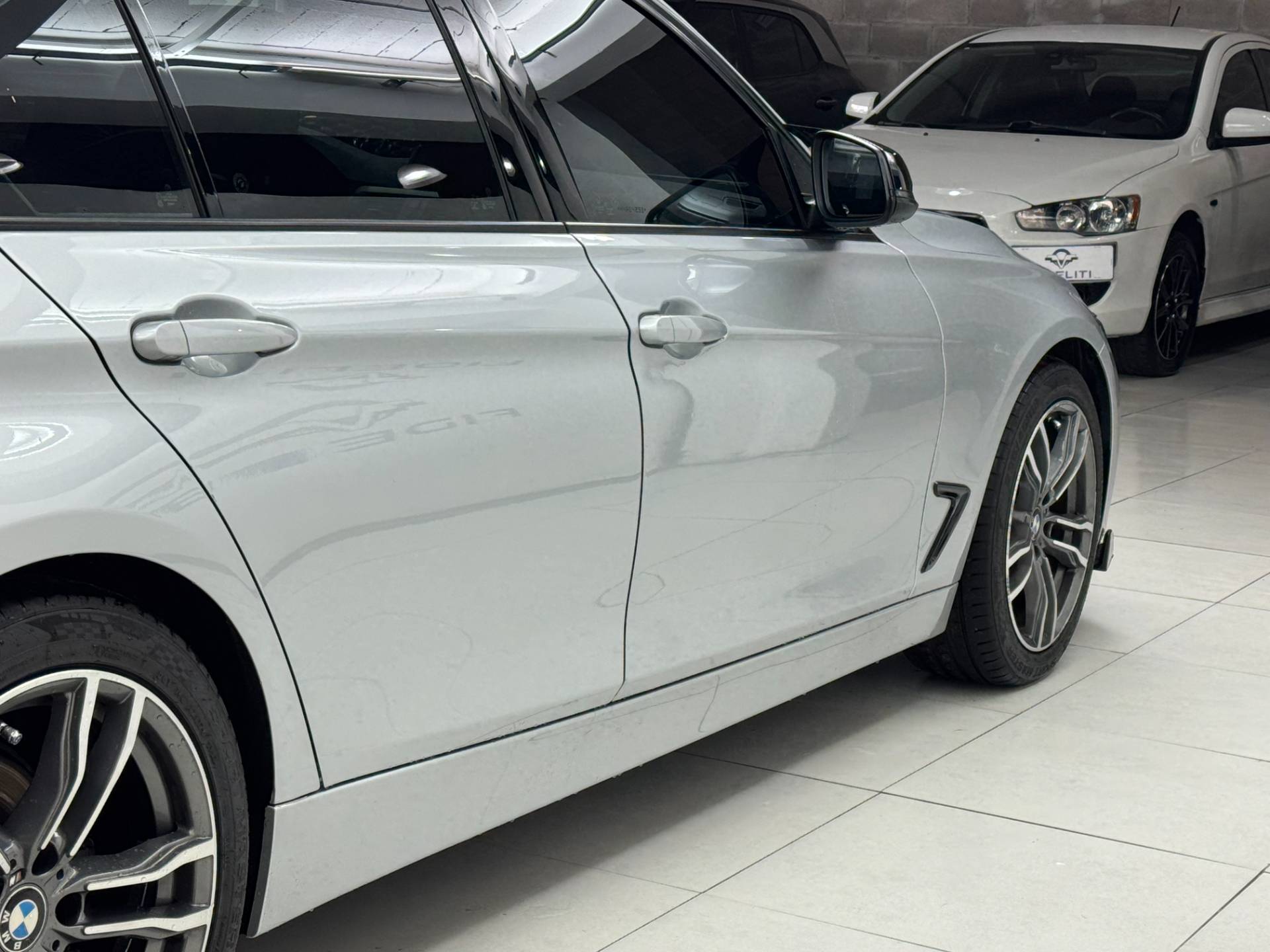 BMW 320i