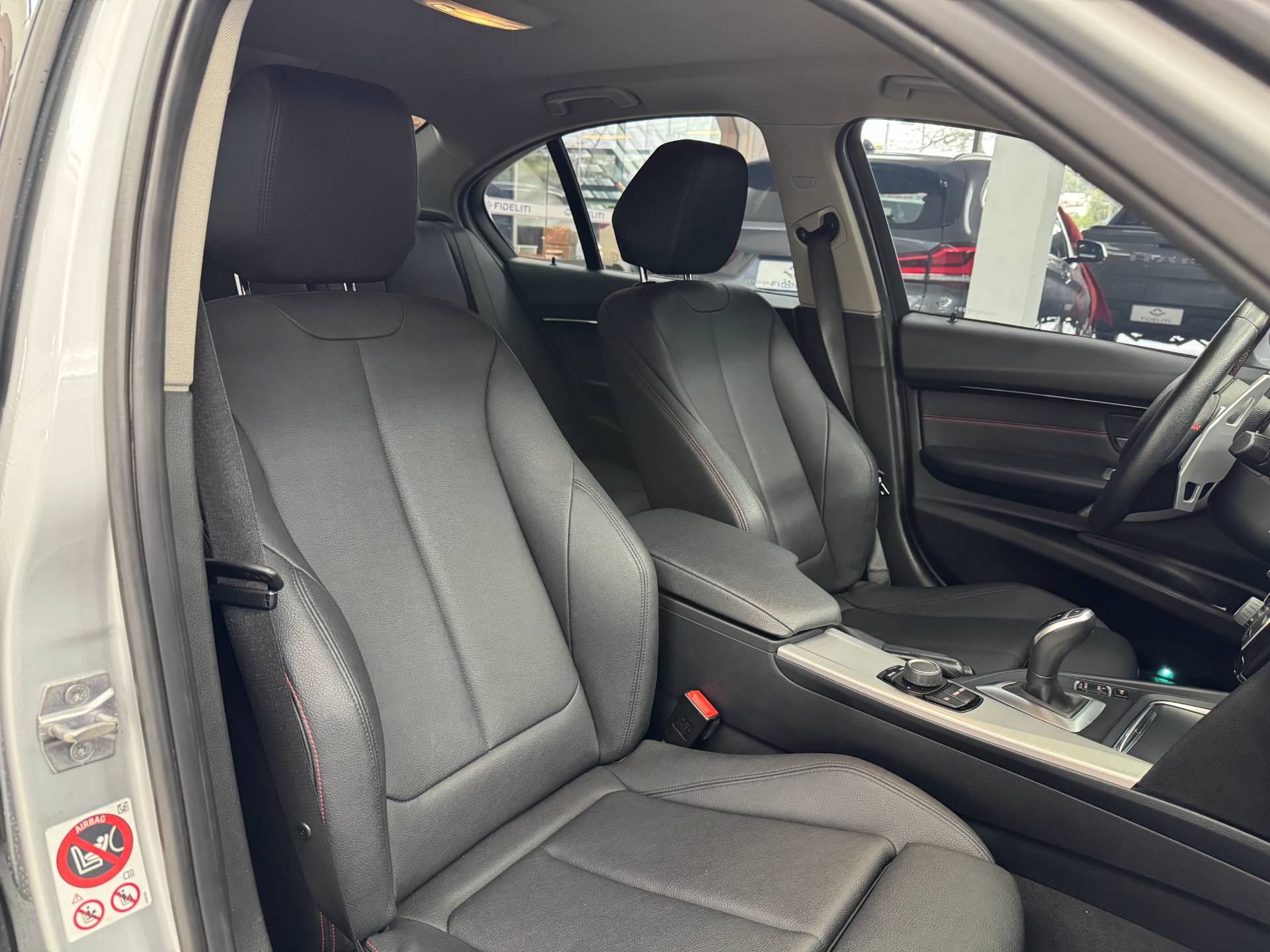 BMW 320i