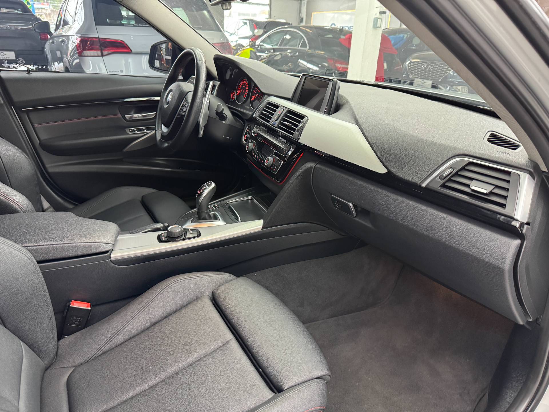 BMW 320i