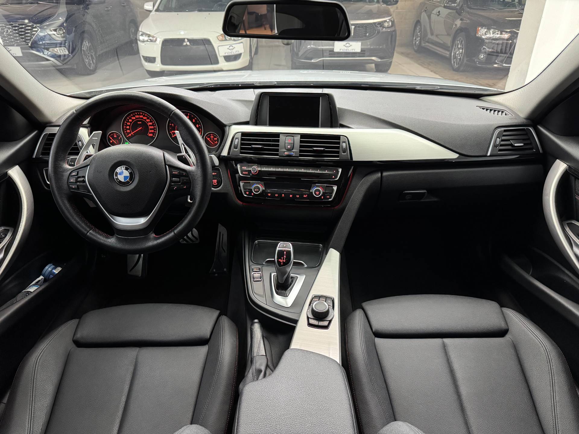 BMW 320i