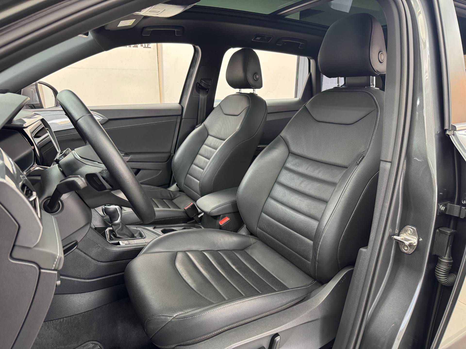 VOLKSWAGEN TAOS