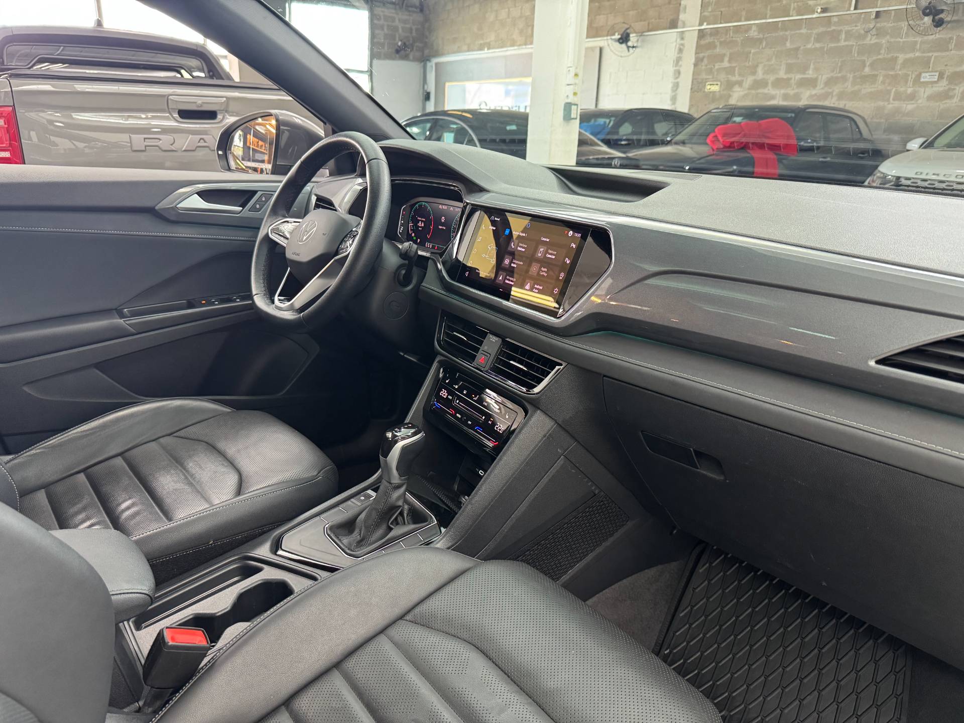 VOLKSWAGEN TAOS