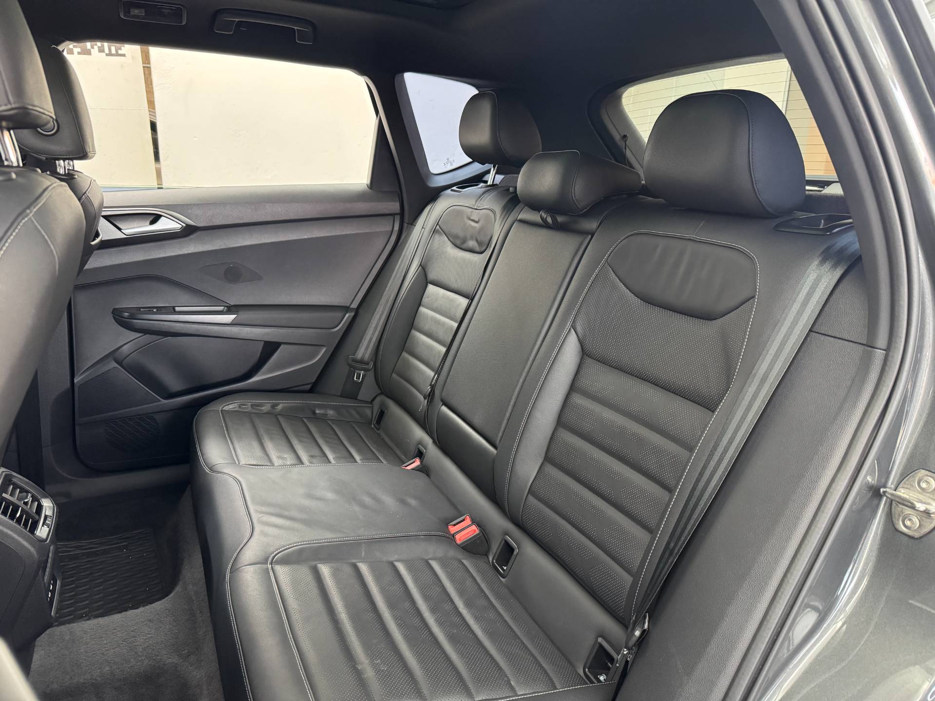 VOLKSWAGEN TAOS