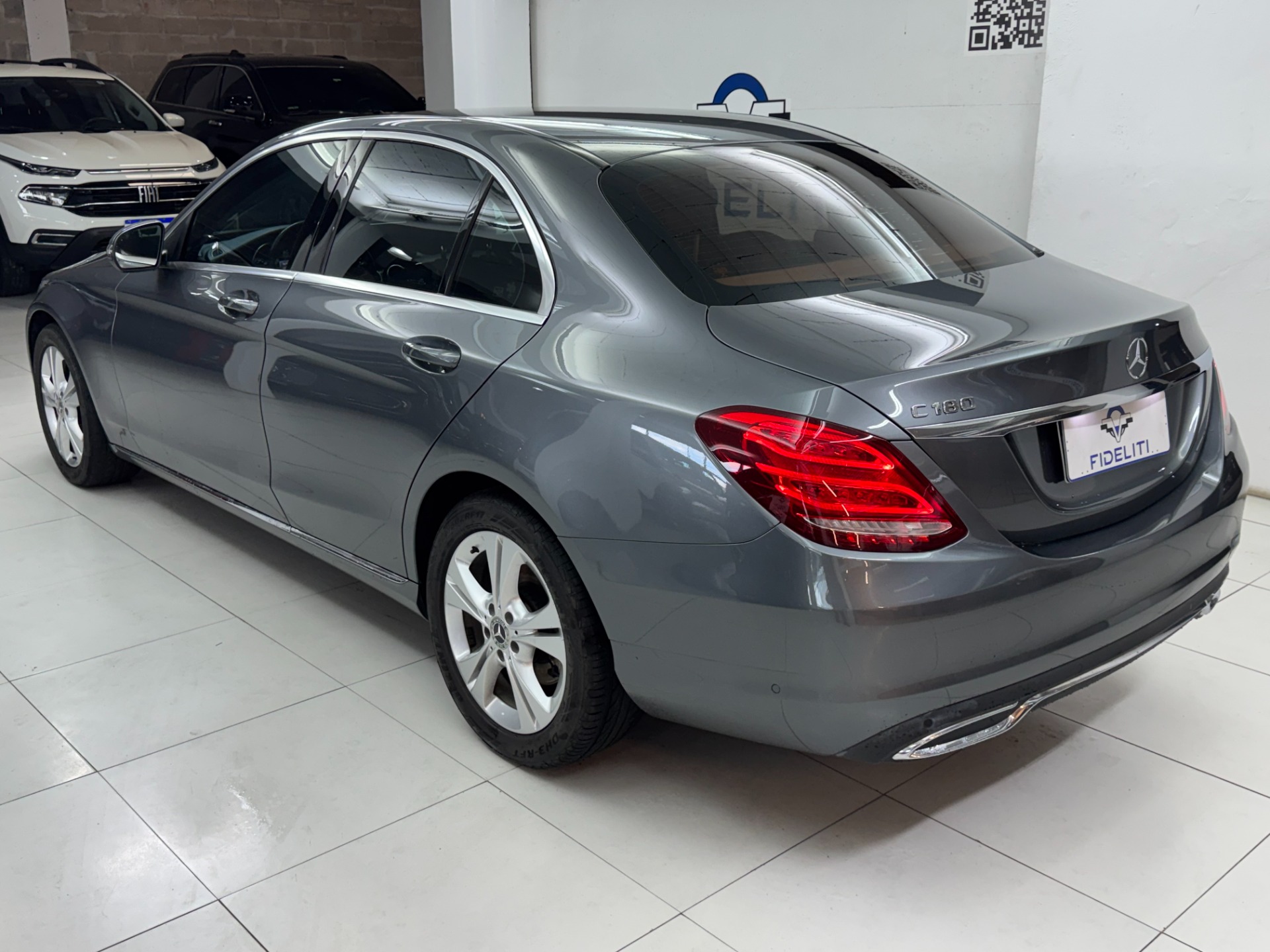 MERCEDES-BENZ C 180