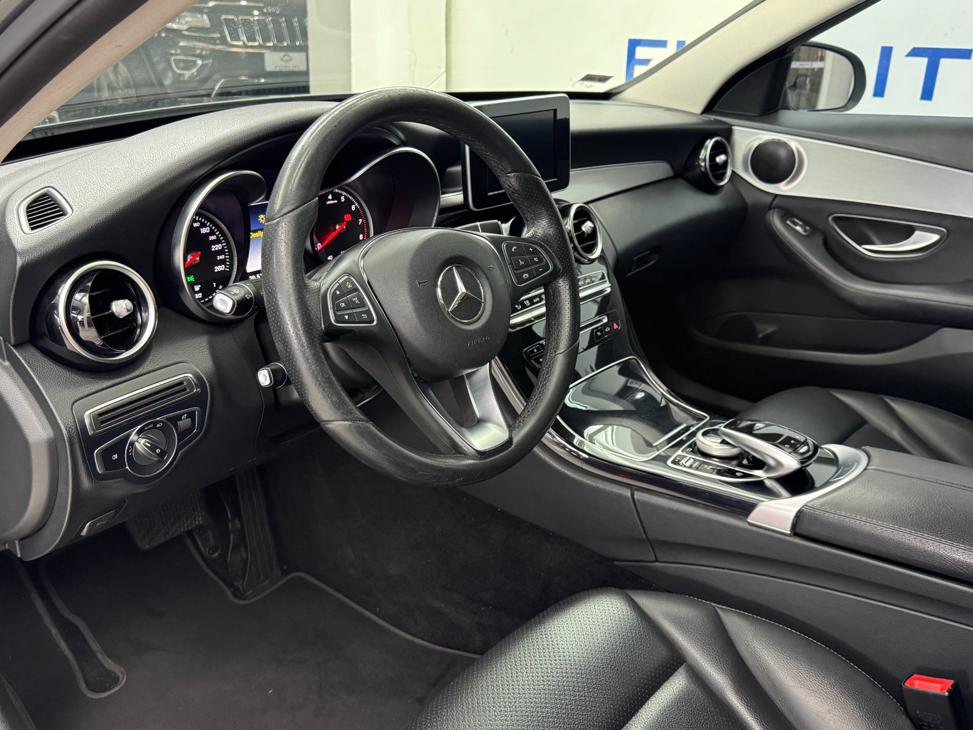 MERCEDES-BENZ C 180