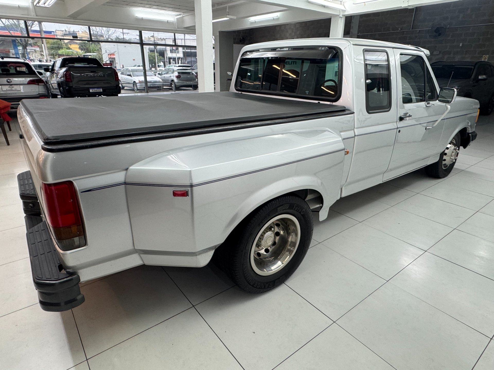 FORD F-1000