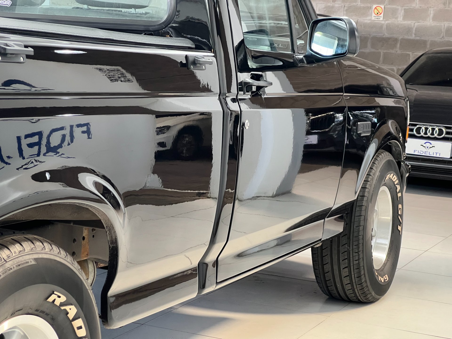 FORD F-1000