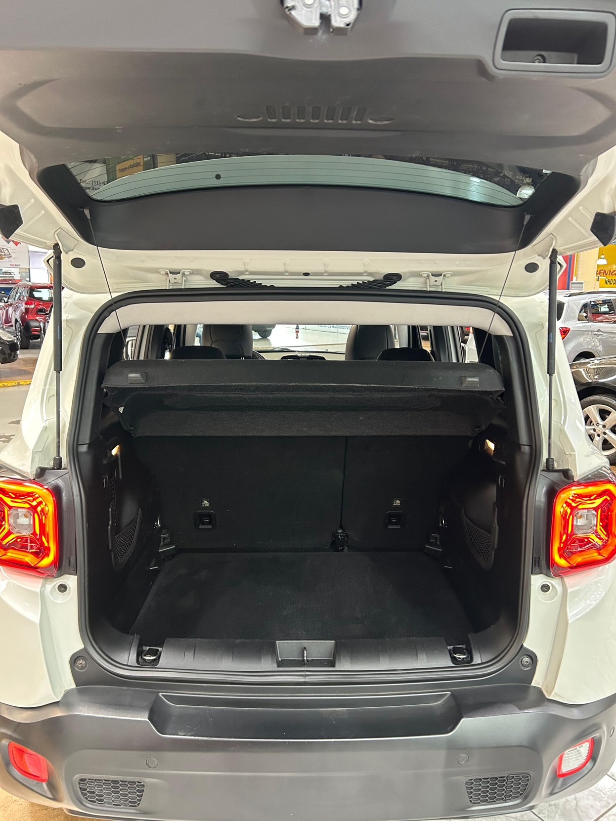 Car Image 18