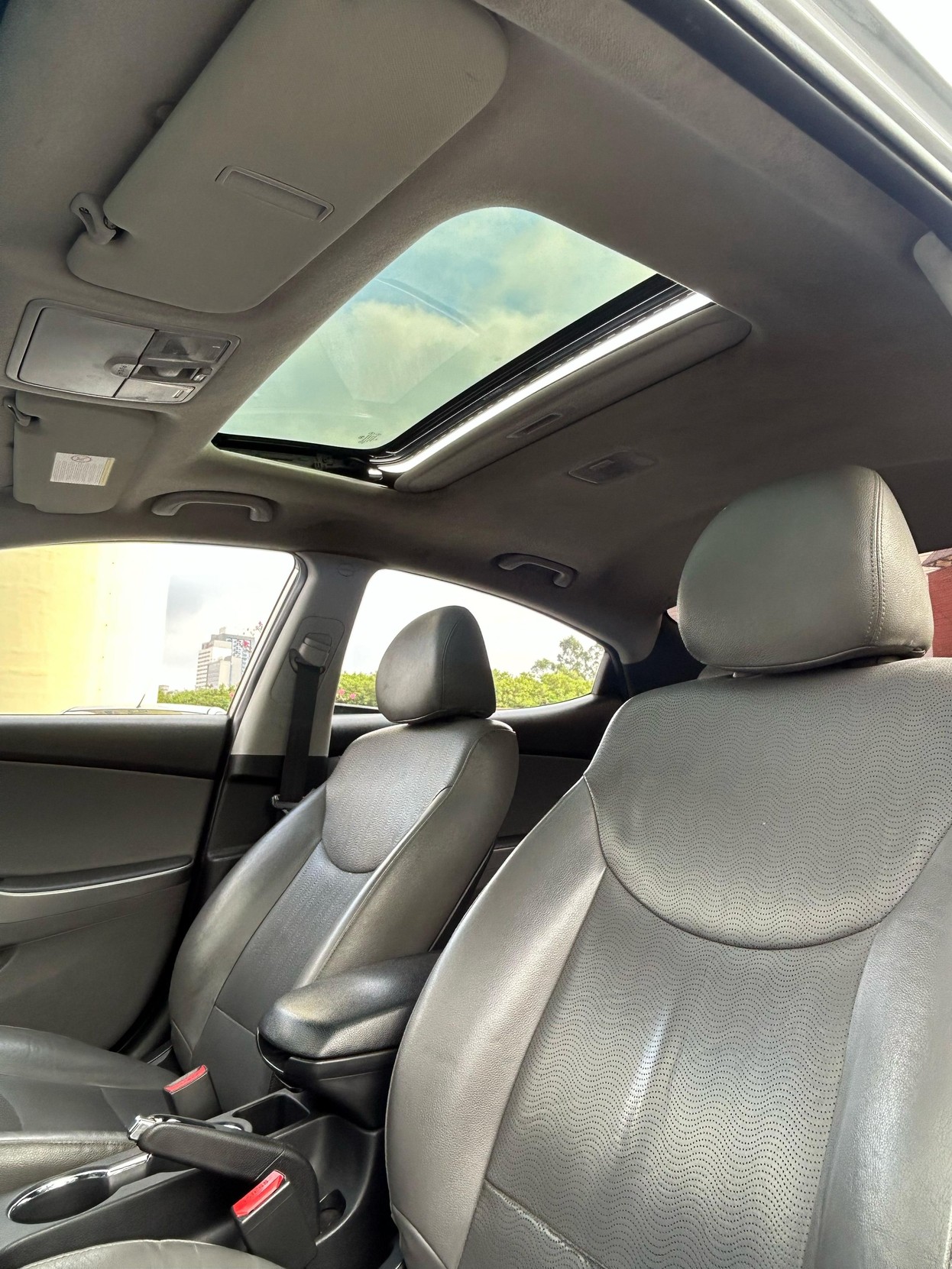 Car Image 9