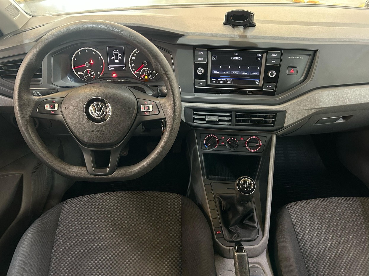 Car Image 9