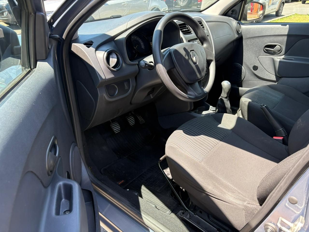 RENAULT LOGAN 1.0 AUTHENTIQUE 16V