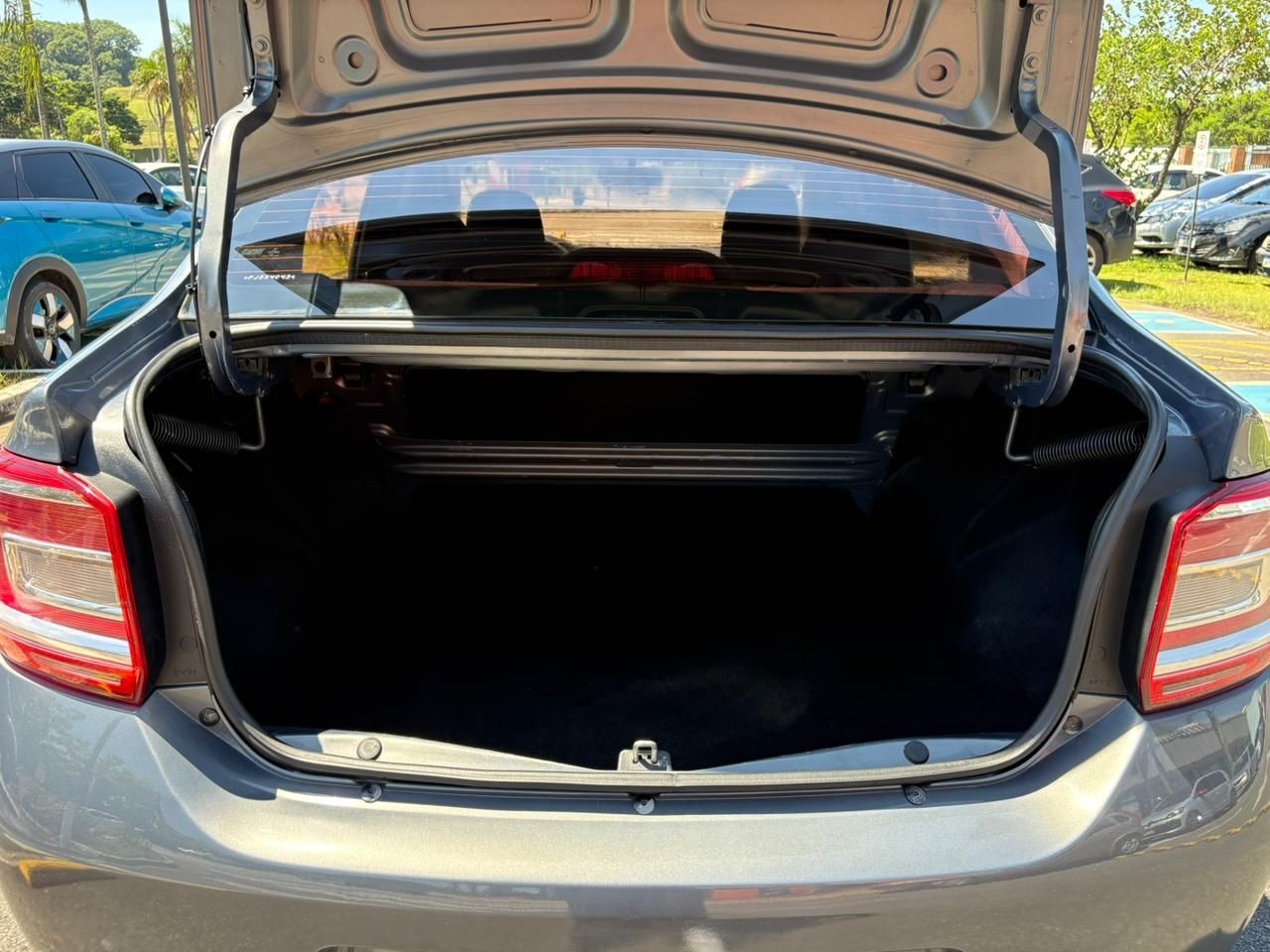 RENAULT LOGAN 1.0 AUTHENTIQUE 16V