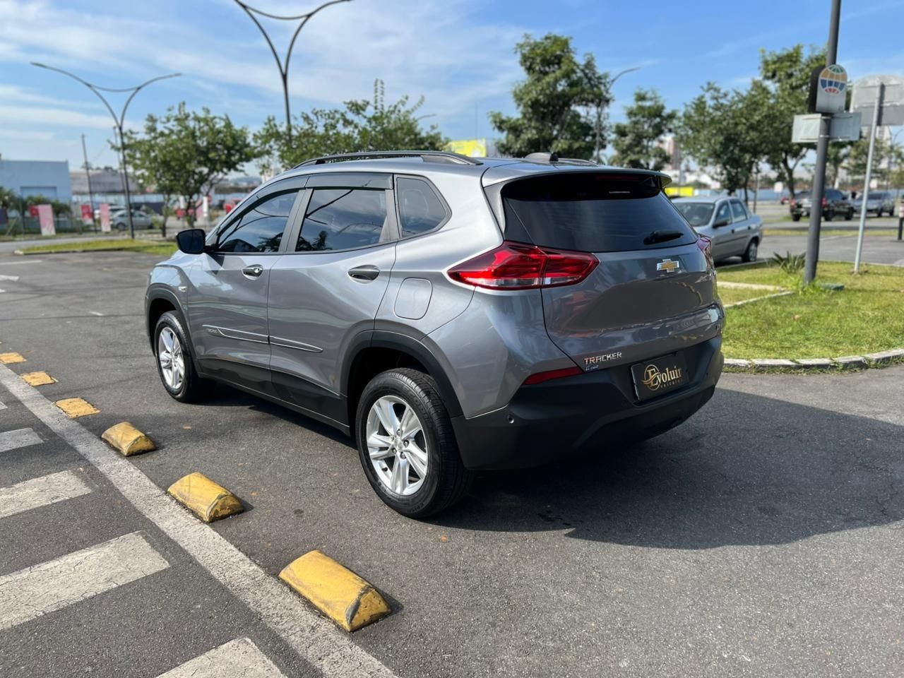 CHEVROLET TRACKER
