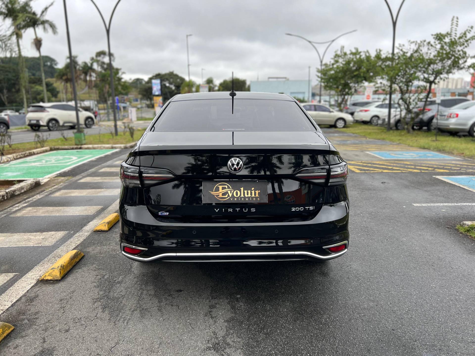 VOLKSWAGEN VIRTUS