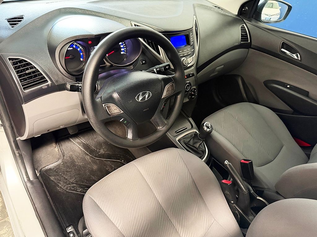 HYUNDAI HB20S