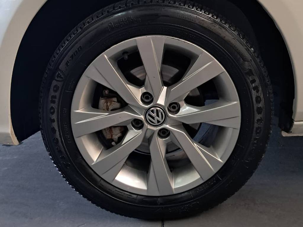 VOLKSWAGEN VOYAGE